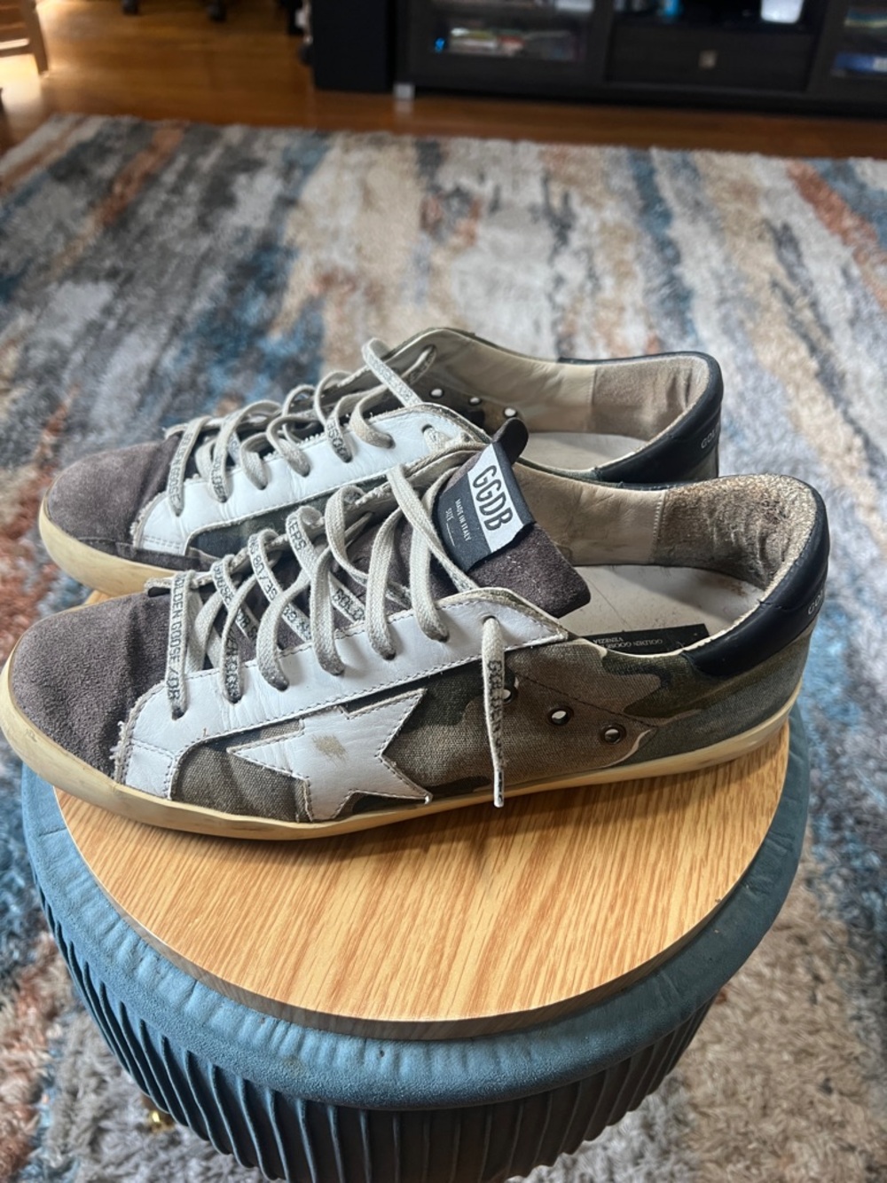 Golden Goose Men’s Black, White & Tan Low-Top Sneakers with Star Detail - Picture 4 of 7